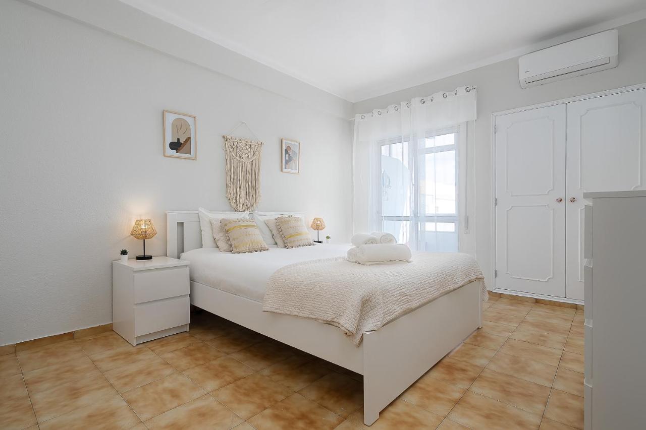 Tranquil View Apartment By Lovelystay Quarteira Exterior photo